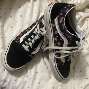 Used women/girls vans.